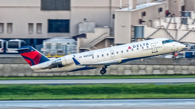 Mitsubishi CRJ-200er самолет