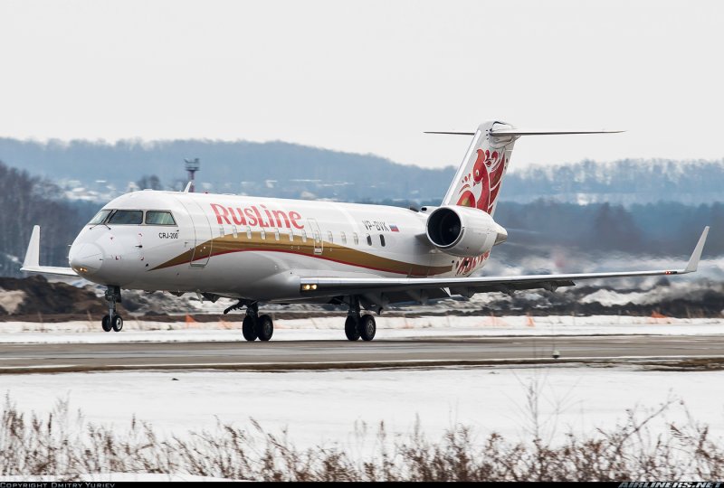Mitsubishi CRJ-200er самолет