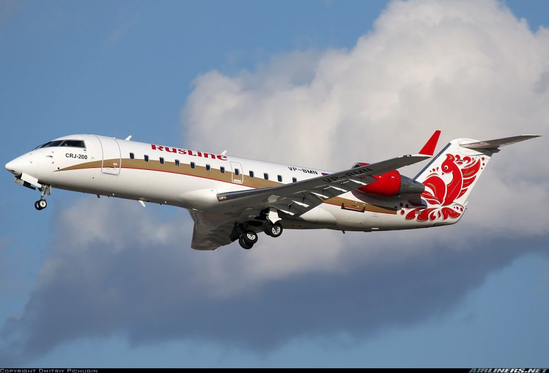 Canadair CRJ 200 самолет