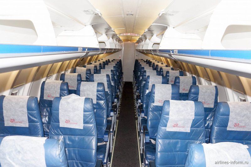 Самолёт Bombardier CRJ-100 салон