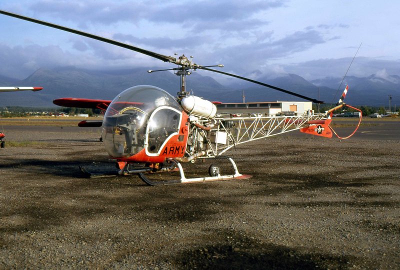 Вертолет Bell h13