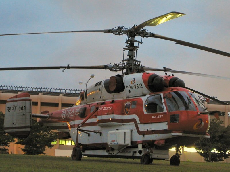 Гражданский вертолет ка-32
