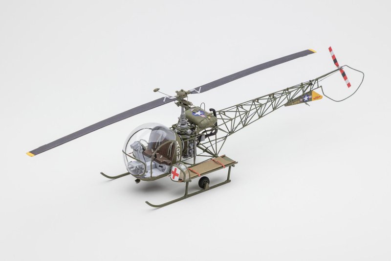 Вертолет Bell h13