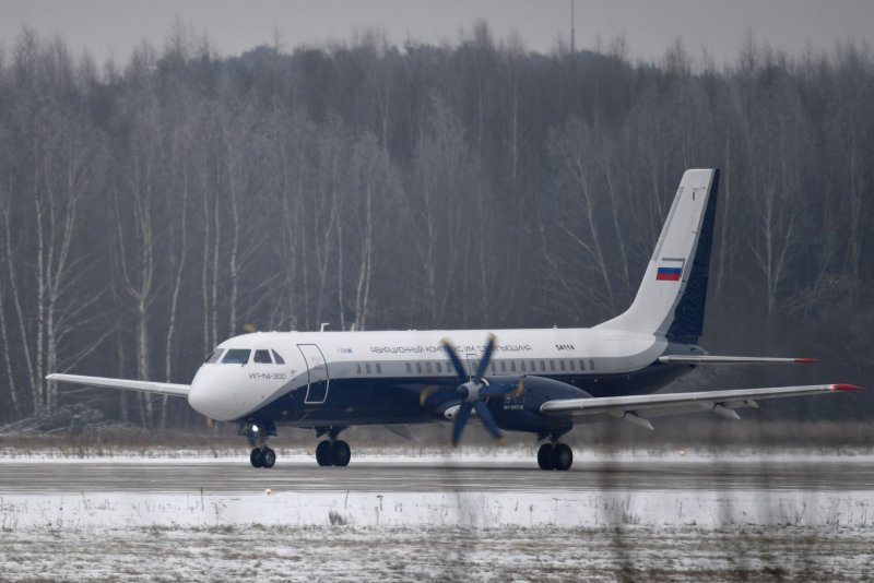 Турбовинтовой самолет ил-114