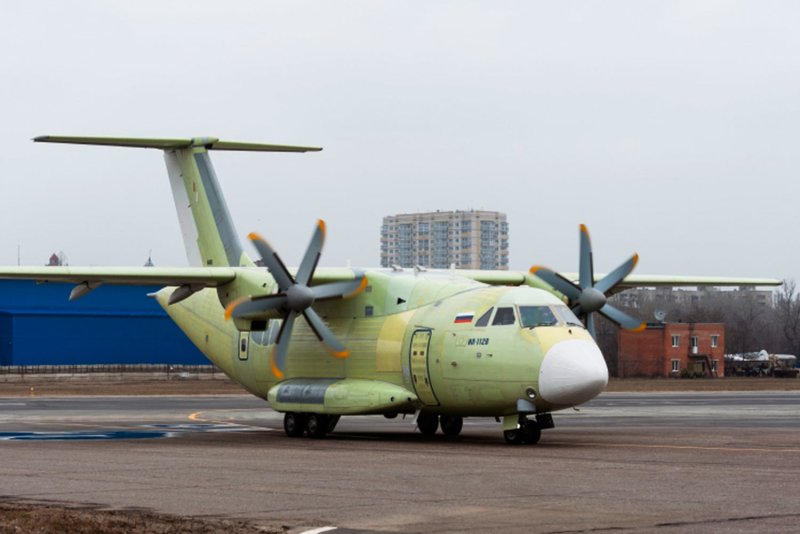 Ил-112в военно-транспортный самолёт