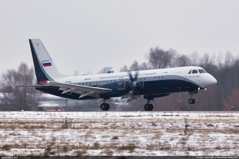 Турбовинтовой самолет ил-114