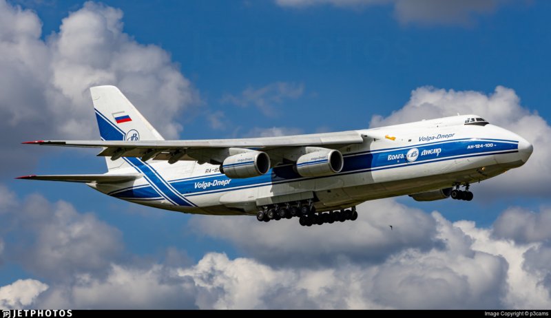 Боинг 747 Волга Днепр