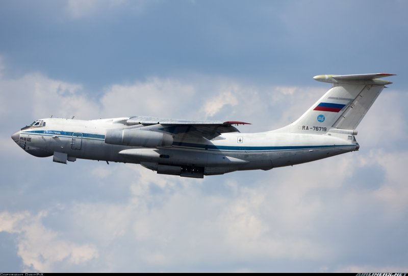 Ил 76мд сбоку