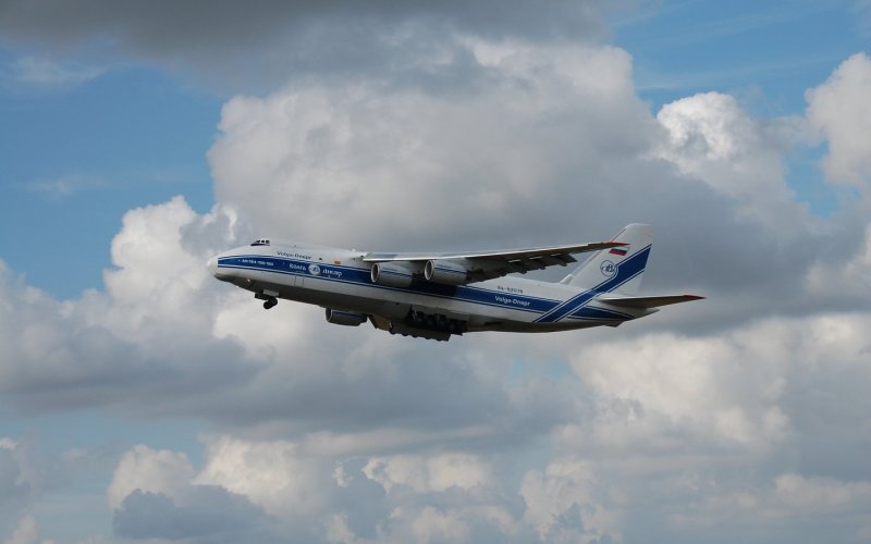 АН-124 на взлете