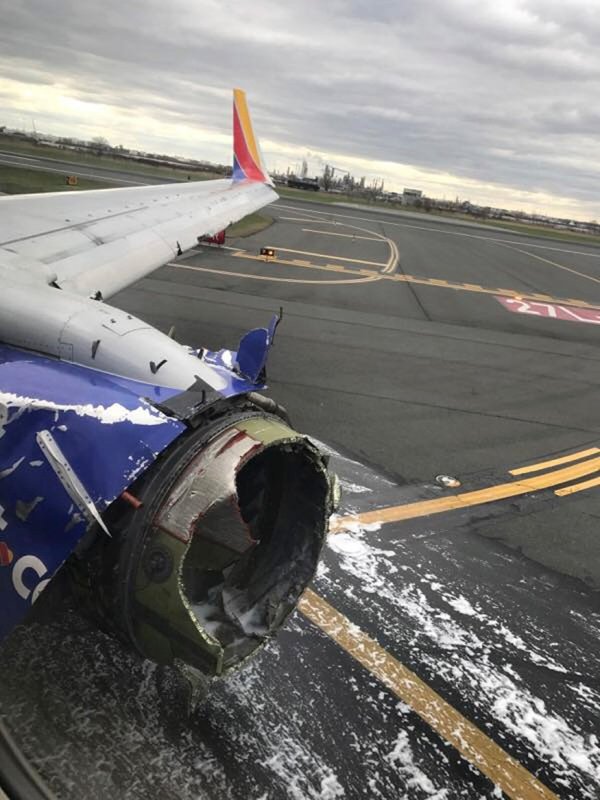 Двигатель самолёта Boeing 737