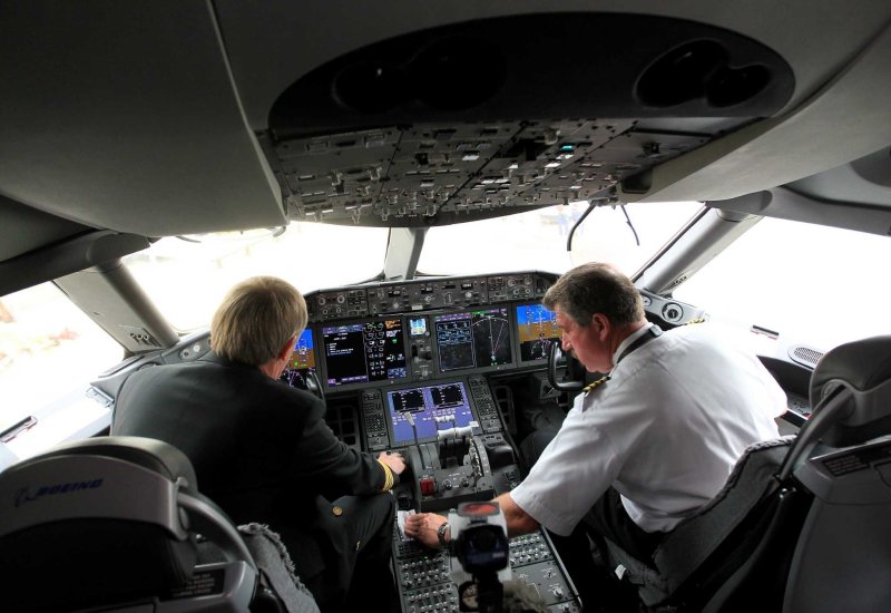 Борт а380 пилоты