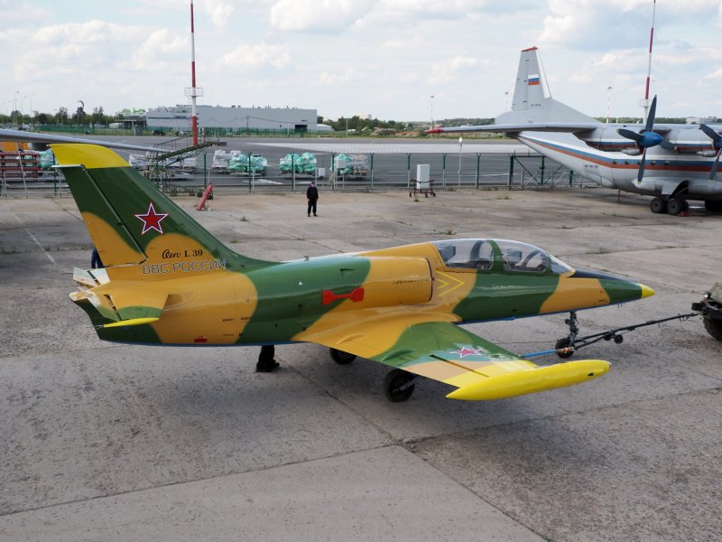 Самолет л-39 Альбатрос