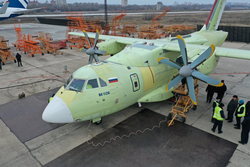 Военно-транспортный ил-112в