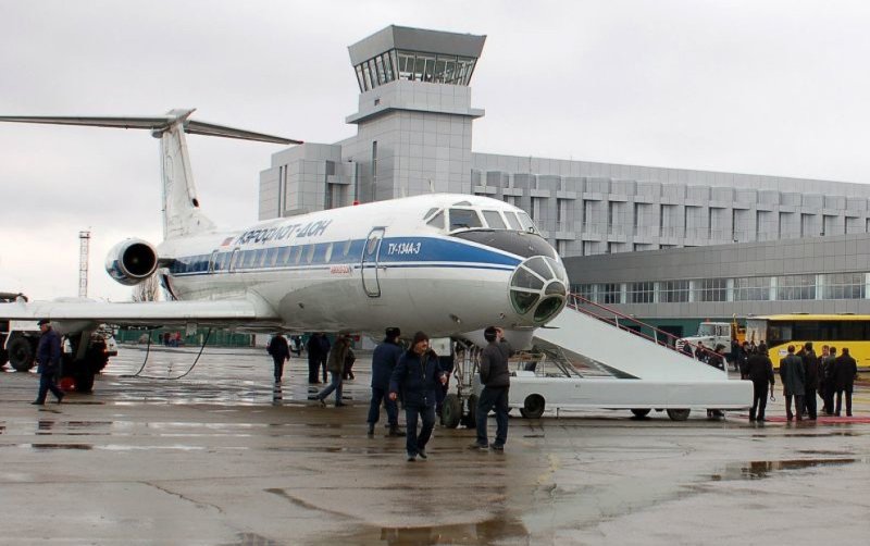 Грозный аэропорт самолет ЮТЭЙР