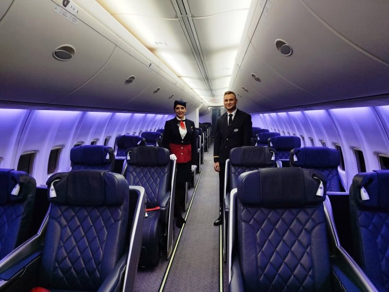 Azur Air Black Jet