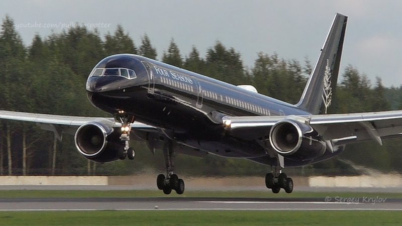 Черный Boeing-757-200bj