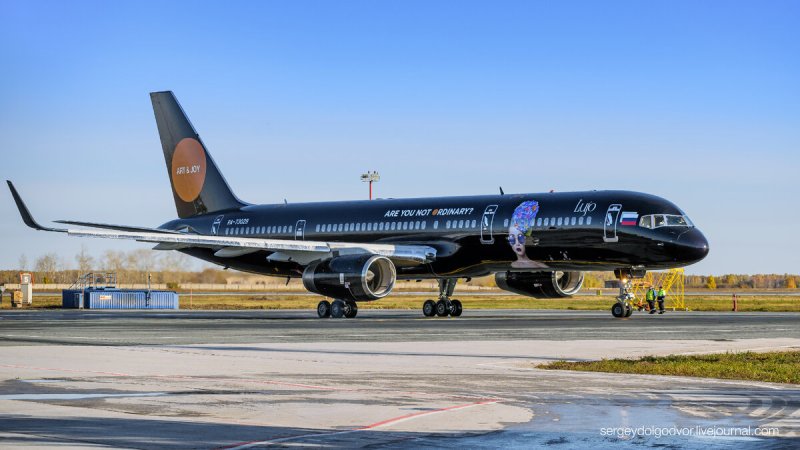 Boeing-757 Black Jet