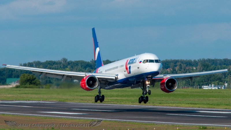 Боинг 757 Азур