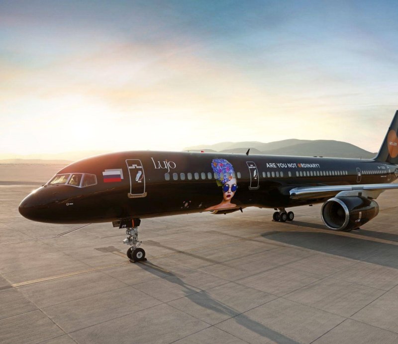 Lujo Black Jet самолет