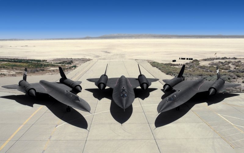 SR-71 Blackbird черный Дрозд
