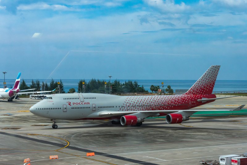 B744 самолет