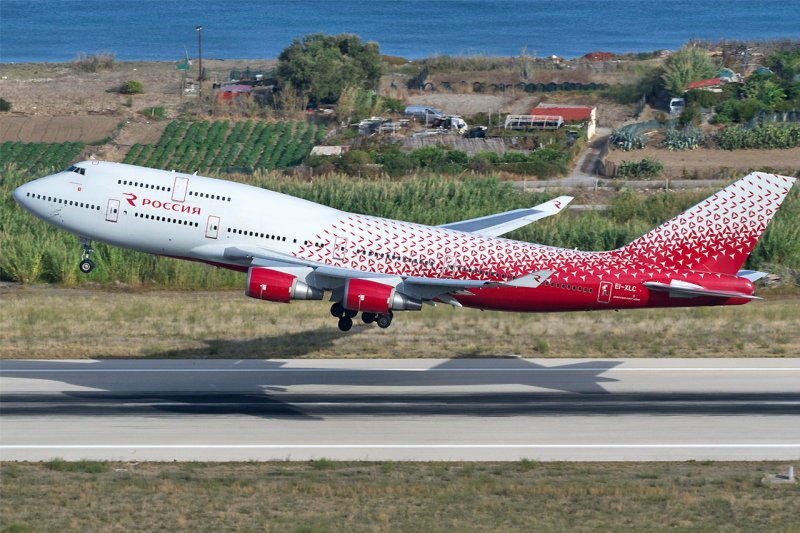 Самолёт Боинг 747 авиакомпания Россия