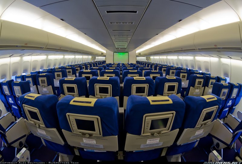 Салон самолёта Боинг 747-400