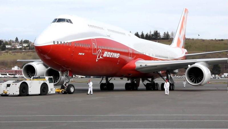 Boeing 747 INTERCONTINENTAL