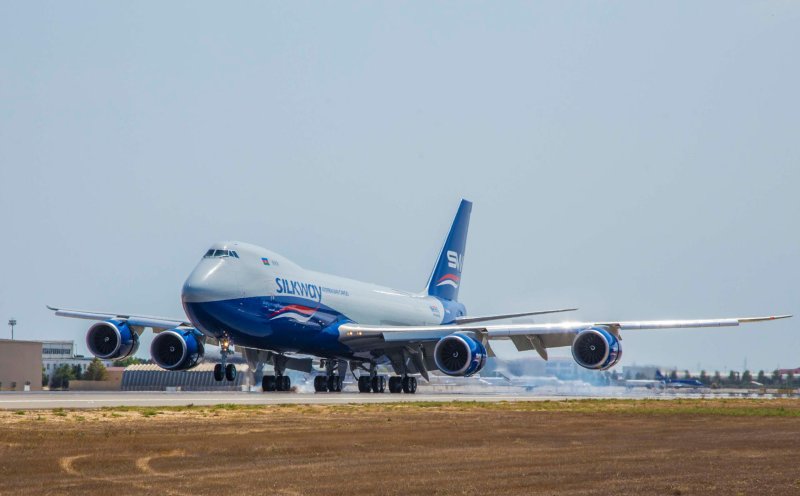 Боинг 747-8f
