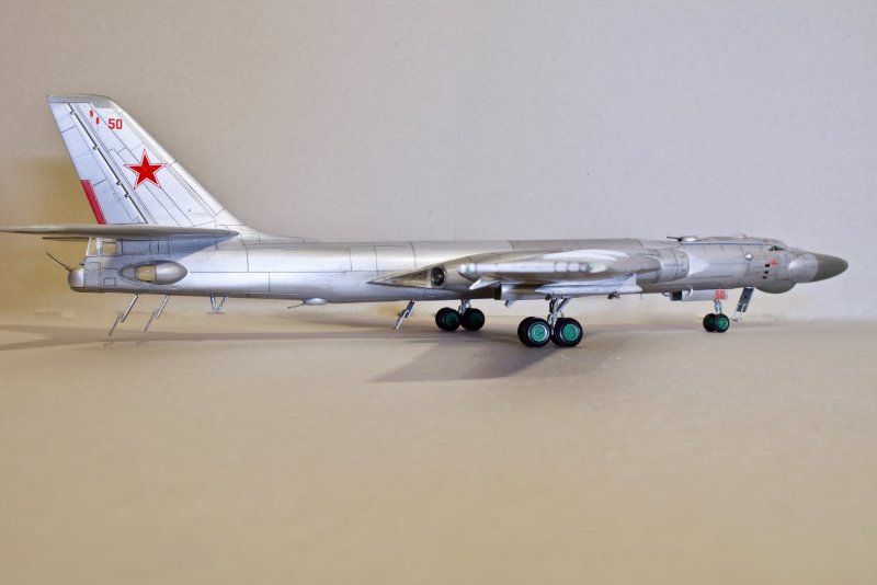 Ту-16к-10 Trumpeter 1/144