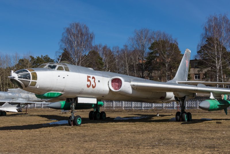 Самолет ту 16к 26