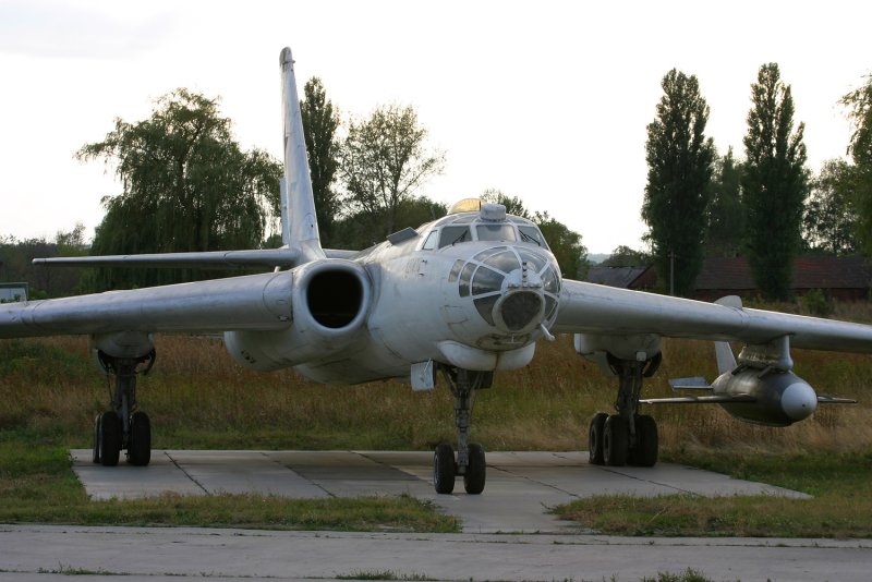Самолет ту 16к 26