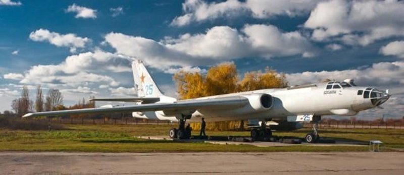 Ту-16 реактивный самолёт в музее дальней авиации