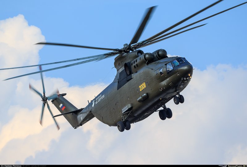 Тяжелый вертолет ми-26