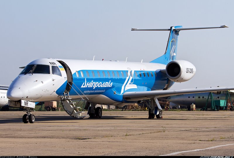 Embraer Днипроавиа