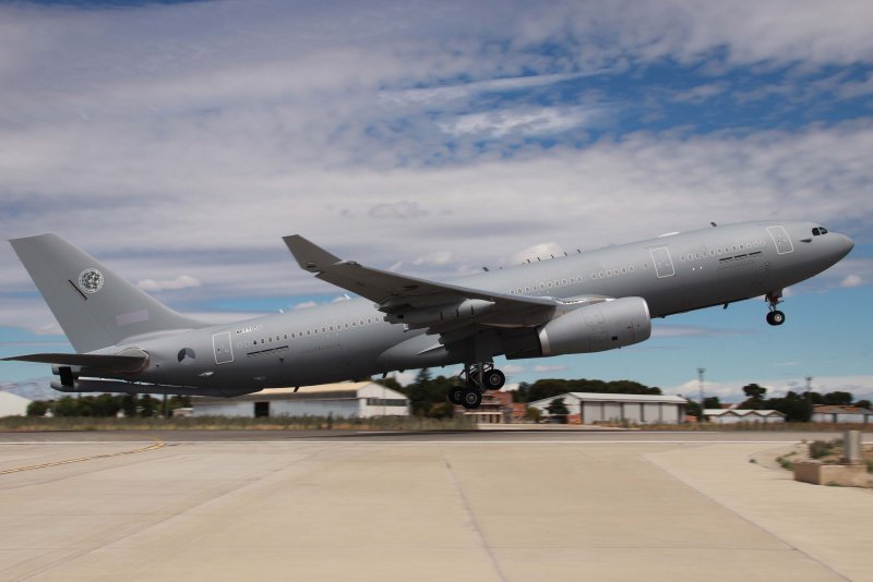 Airbus a330 MRTT заправщик