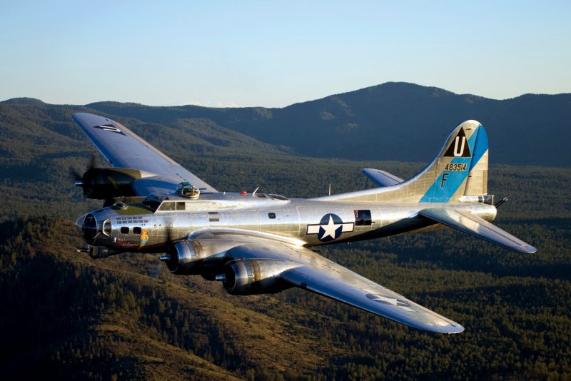 Бомбардировщик b-17 летающая крепость