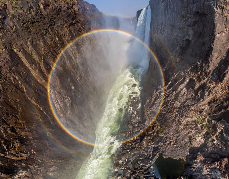 Водопад Виктория круговая Радуга