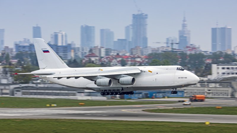АН-124 белый