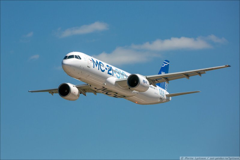 Российский самолет МС-21