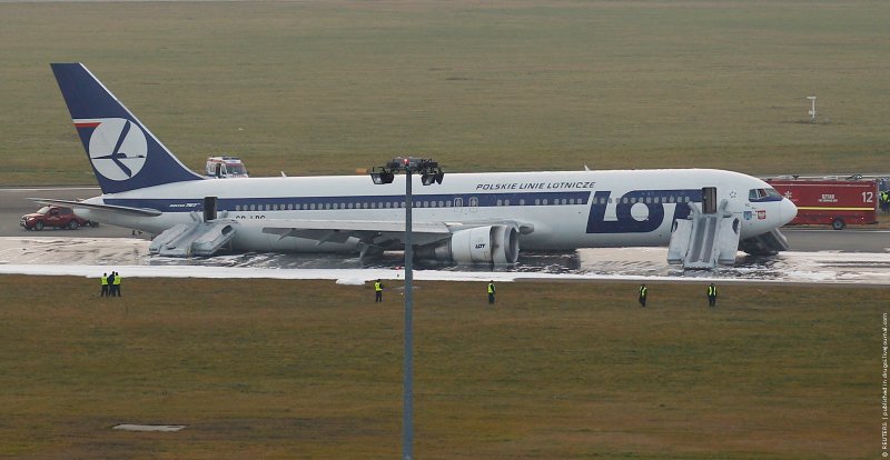 Боинг 767 посадка без шасси