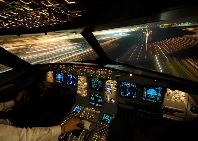 Кабина пилота самолета Аэробус 320