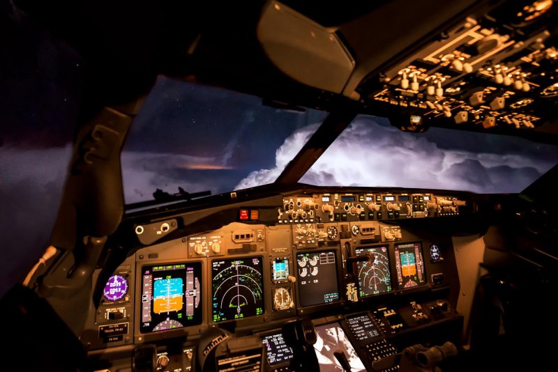 Boeing 737 Cockpit