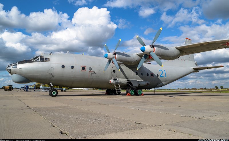 АН 12 грузовой