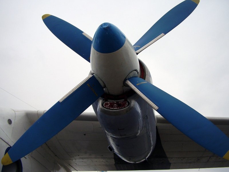 Винт АН-12