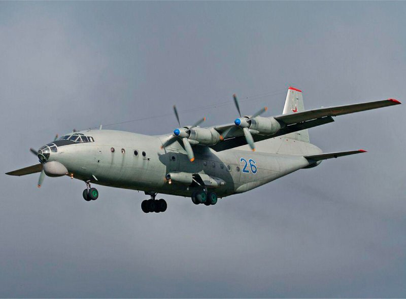 Самолет АН 12