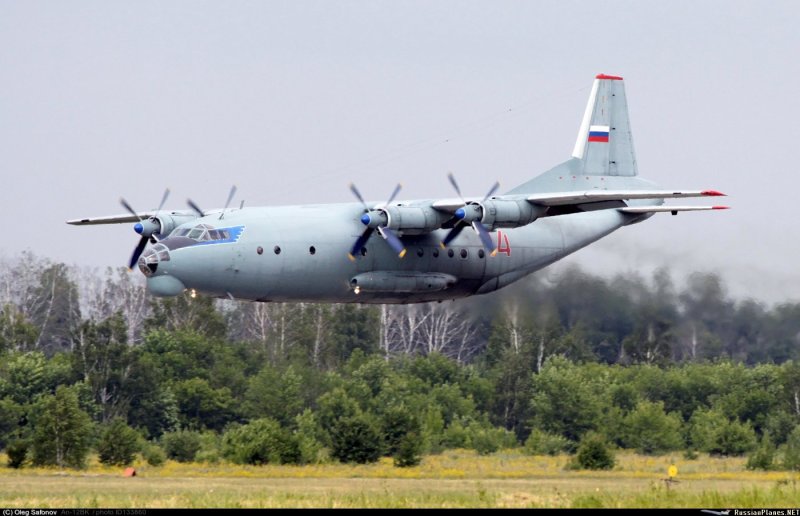 Самолет АН-12 экипаж