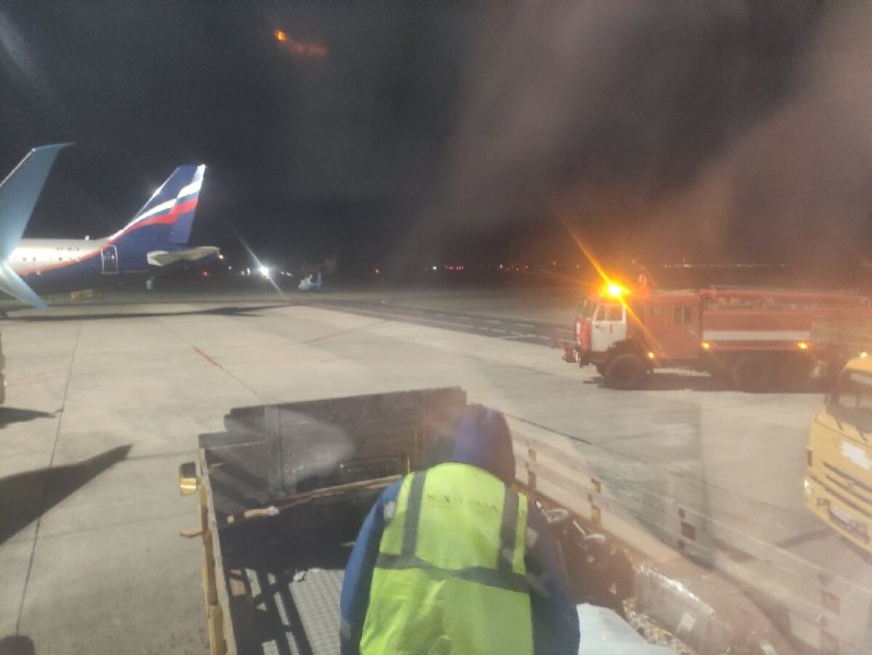 Аэропорт Махачкала ночью