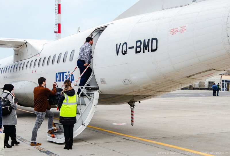 Самолет Махачкала