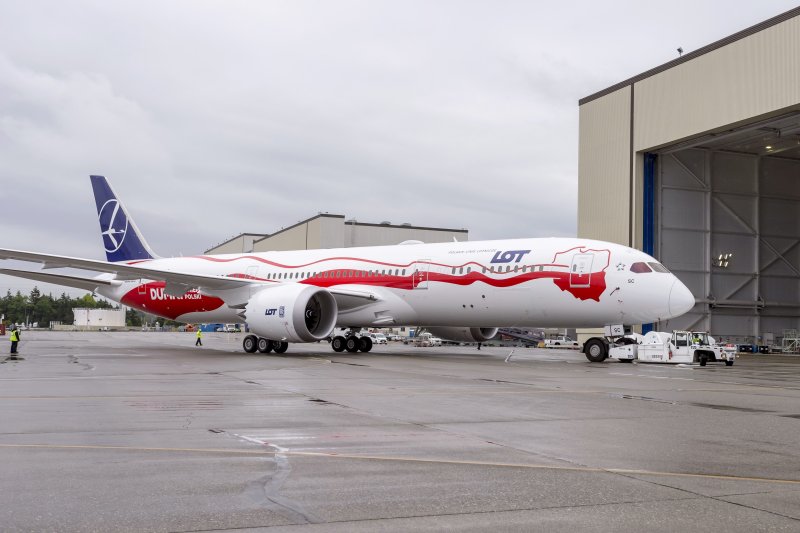 Боинг 787 lot